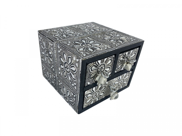 Schränkchen verziert